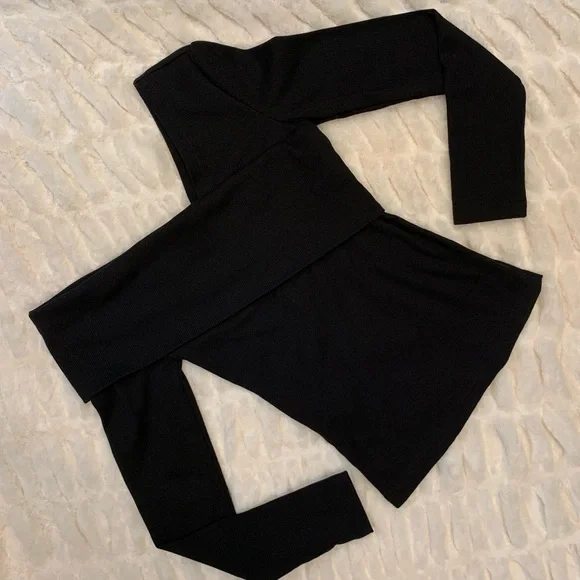 Black Asymmetrical Long Sleeve Stretch Knit Top XS - Picture 5 of 6